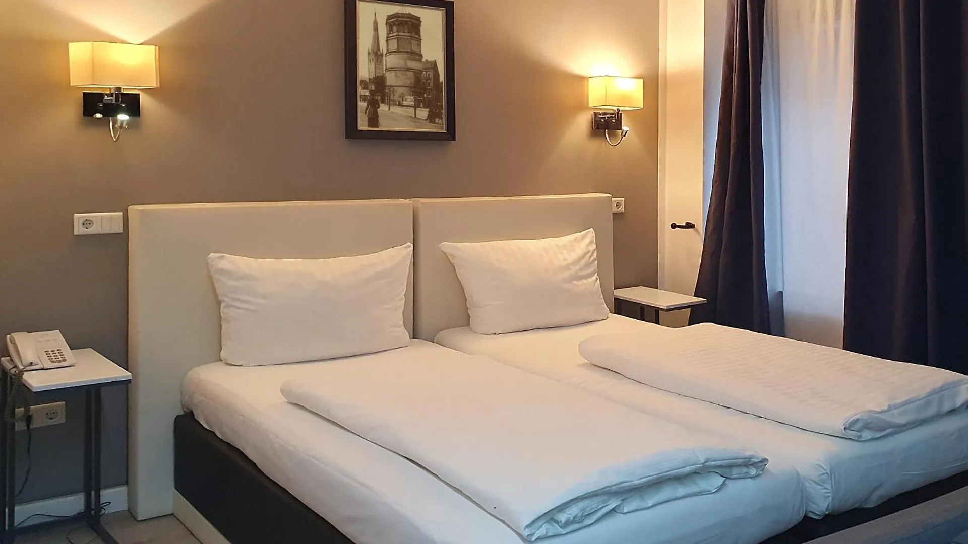***  Rheinmetropole Hotel Дюссельдорф Германия